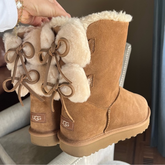 UGG Classic double bow short - Picture 1 of 5